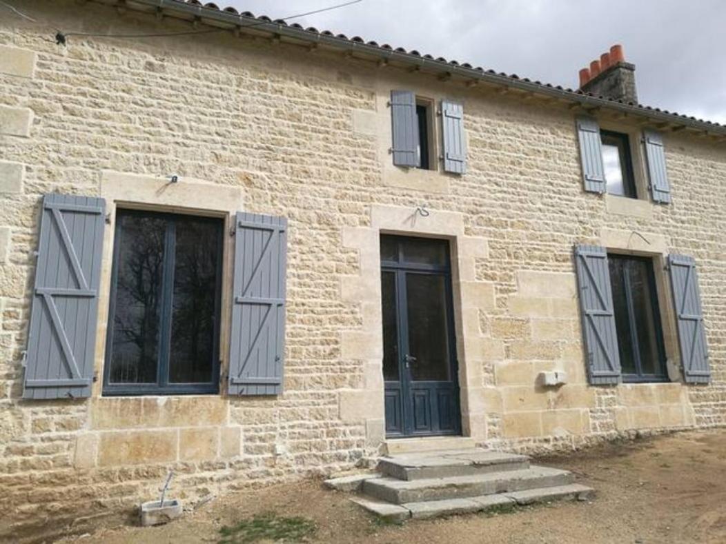 Chateau Des Loups - Les Cedres Bleus Echire 외부 사진
